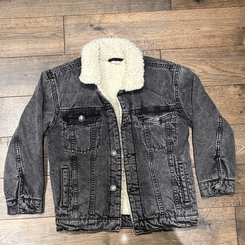 Zara Black Washed Denim Jacket with Cream Sherpa Collar